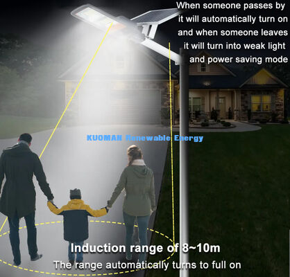 Éclairage public solaire étanche IP67 300W-500W avec lampadaire LED à détecteur de mouvement intelligent